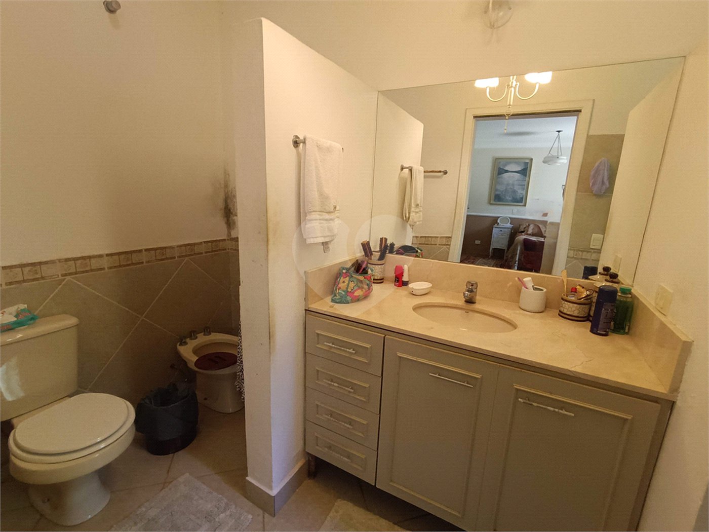 Casa à venda com 4 quartos, sendo 3 suítes, no condomínio Patrimônio do Carmo, São Roque - SP