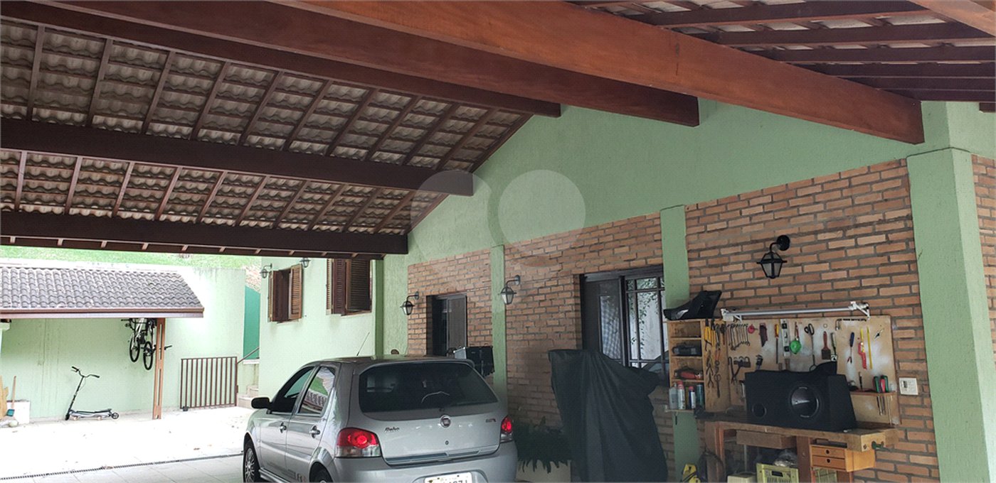 Casa à venda com 3 quartos, sendo 1 suíte, no condomínio Alpes da Cantareira, Mairiporã - SP
