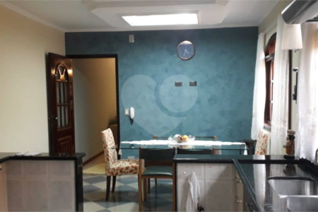 Casa à venda com 3 quartos, sendo 1 suíte, em Vila Gustavo, São Paulo, SP