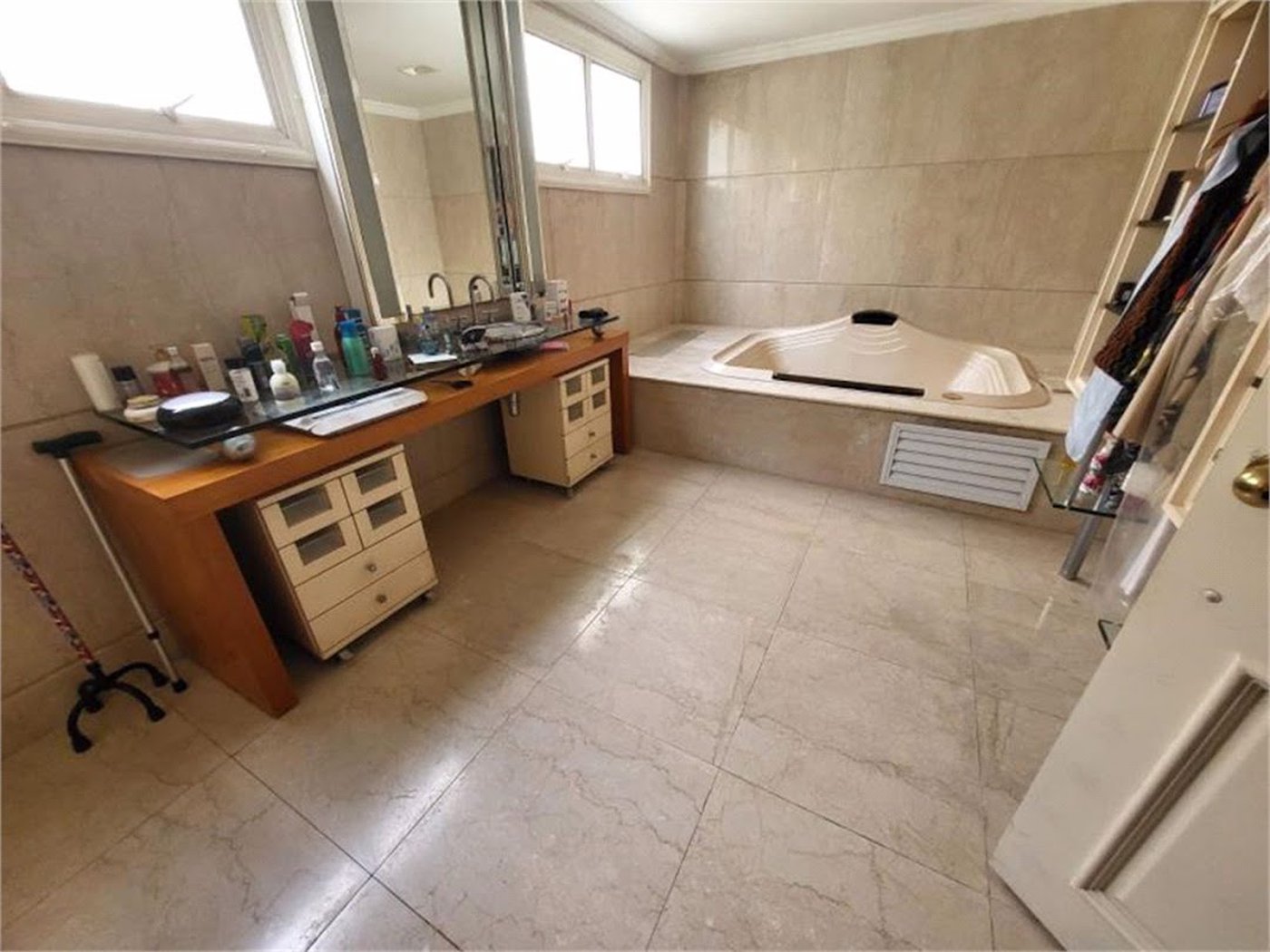 Apartamento Residencial para locação, Gonzaga, Santos - AP0140.