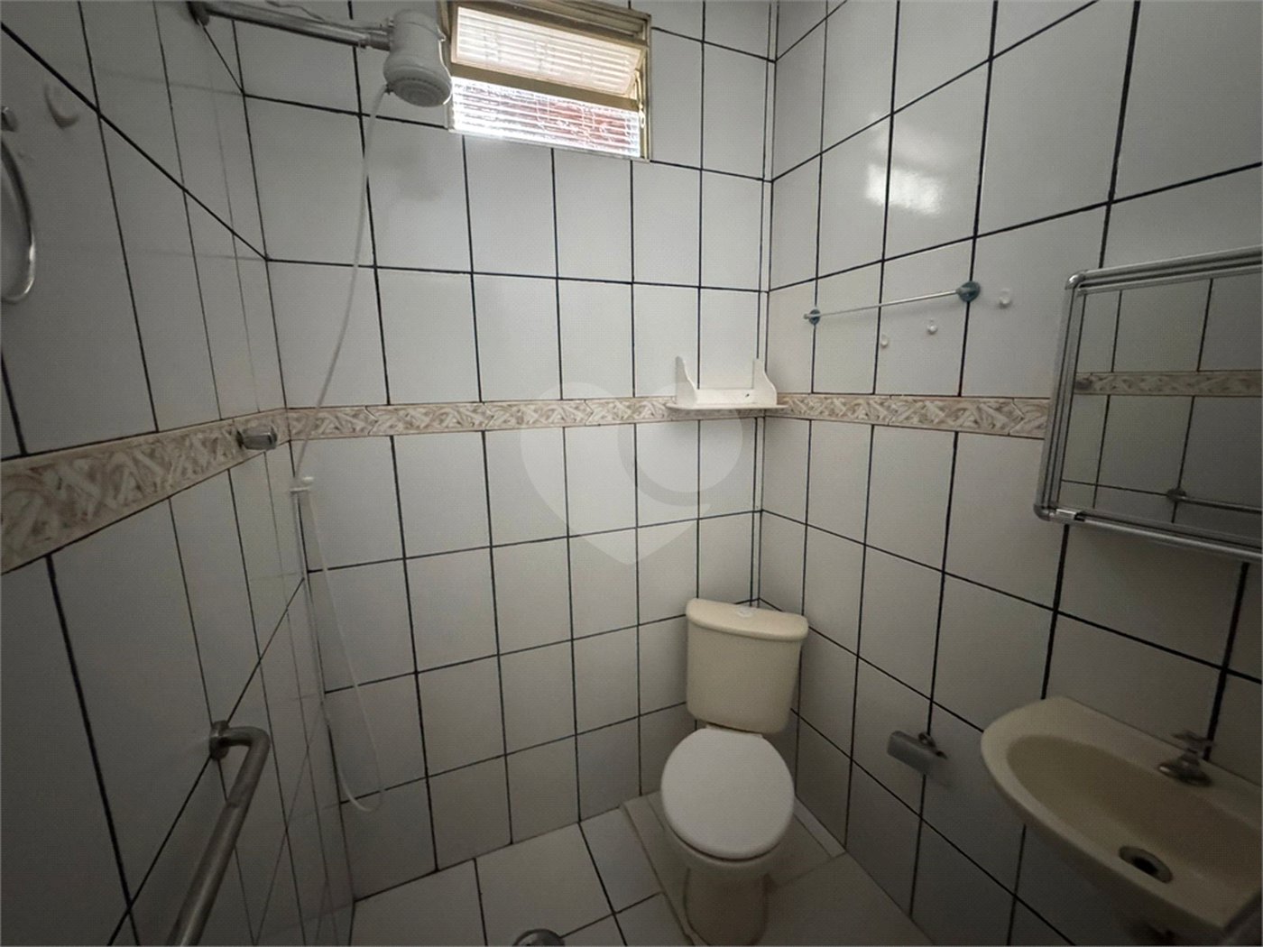 Casa á venda, com 2 Dormitórios e Edícula, em São Carlos-SP.