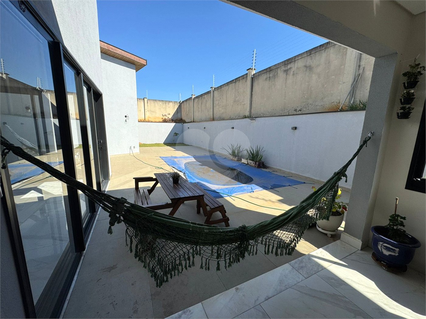 Casa à venda com 3 suítes no condomínio Reserva Central Parque, Salto - SP