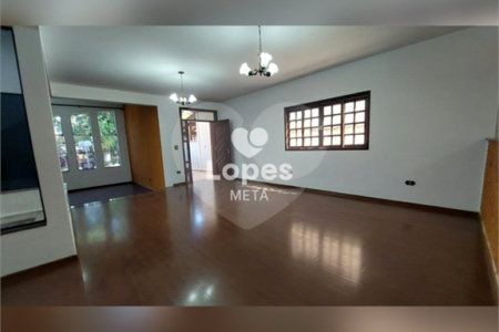 Casa à venda com 3 quartos, sendo 1 suíte, no condomínio Eldourado, São José dos Campos - SP