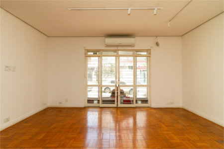 Sobrado à venda com 3 quartos, sendo 1 suíte, em Vila Olímpia, São Paulo, SP