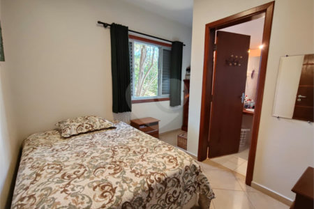 Casa à venda com 7 quartos, sendo 4 suítes, no condomínio Riviera de Santa Cristina XIII, Paranapanema - SP