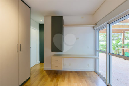 Apartamento à venda com 3 suítes em Chácara Santo Antônio, São Paulo, SP