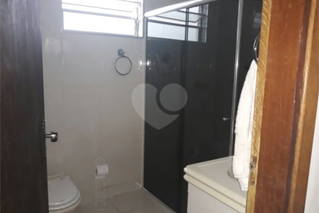Casa à venda com 4 quartos em Jardim Marisa, São Paulo, SP