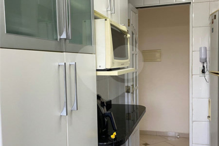 Apartamento à venda com 3 quartos em Vila dos Remédios, São Paulo, SP