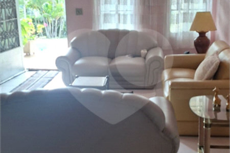 Casa à venda com 3 quartos, sendo 1 suíte, em Alpes D'ouro, Bom Jesus dos Perdões, SP