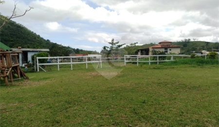 Sítio à venda com 4 quartos, sendo 3 suítes,  em Caxito, Maricá, RJ