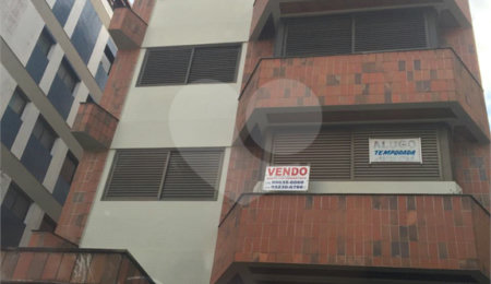 Apartamento à venda com 3 quartos, sendo 1 suíte,  em Parque Enseada, Guarujá, SP