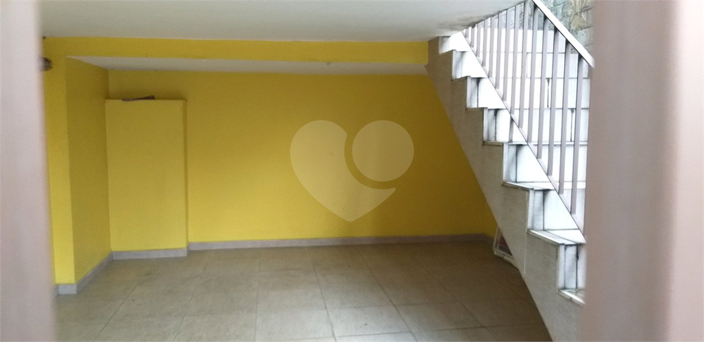 Sobrado à venda com 3 quartos em Vila Irmãos Arnoni, São Paulo, SP
