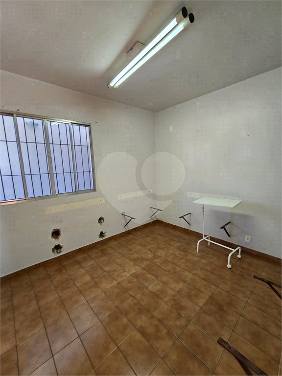 Sobrado à venda com 5 quartos, sendo 1 suíte, em Vila Bonilha, São Paulo, SP
