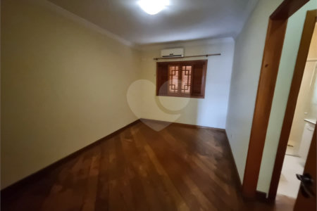 Sobrado à venda ou para alugar com 5 quartos, sendo 4 suítes,  em City América, São Paulo, SP