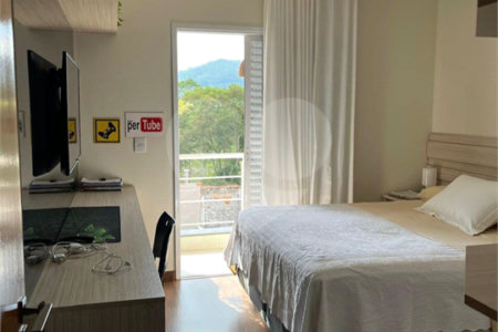 Sobrado à venda com 3 quartos, sendo 1 suíte,  em Vila Suissa, Mogi das Cruzes, SP