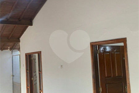Casa à venda com 3 quartos, sendo 2 suítes, em Parque dos Ipês II, Ponta Porã, MS