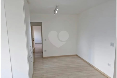 Apartamento à venda com 3 quartos, sendo 1 suíte, em Vila Indiana, São Paulo, SP