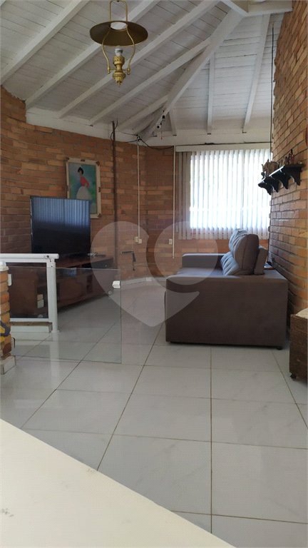 Casa Térrea à venda com 3 quartos, sendo 1 suíte, em Vila Atlântica, Caraguatatuba, SP