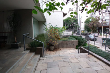 Apartamento à venda com 3 quartos, sendo 1 suíte,  em Cerqueira César, São Paulo, SP