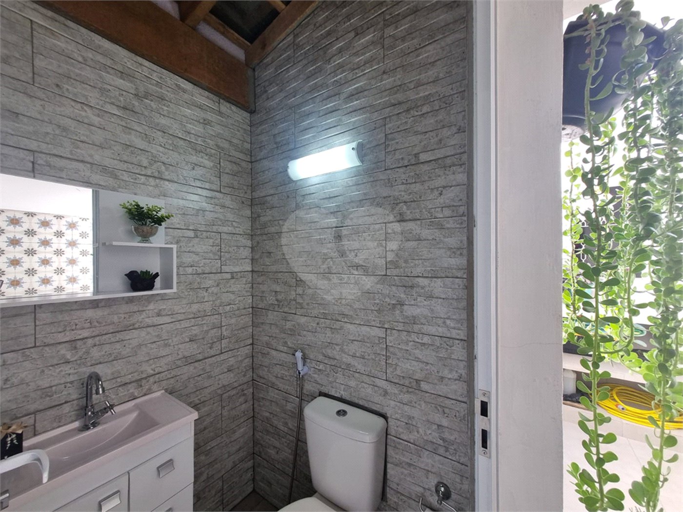 Casa Térrea à venda com 2 quartos, sendo 1 suíte,  em Jardim Wanel Ville V, Sorocaba, SP