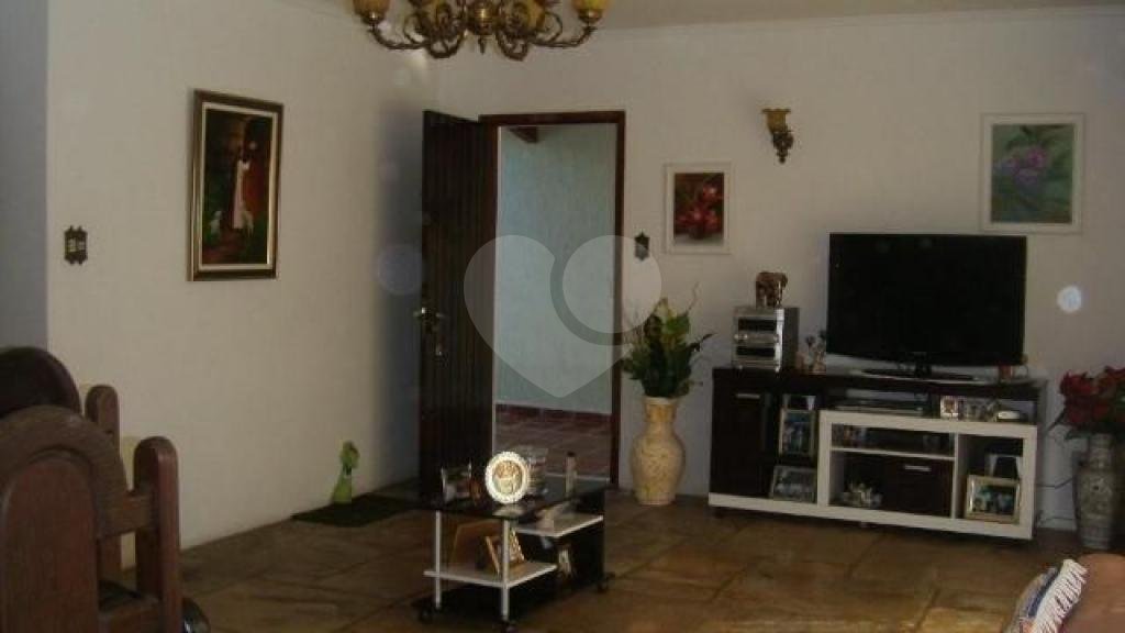 Casa Térrea à venda com 3 quartos, sendo 1 suíte, em Vila Albertina, São Paulo, SP