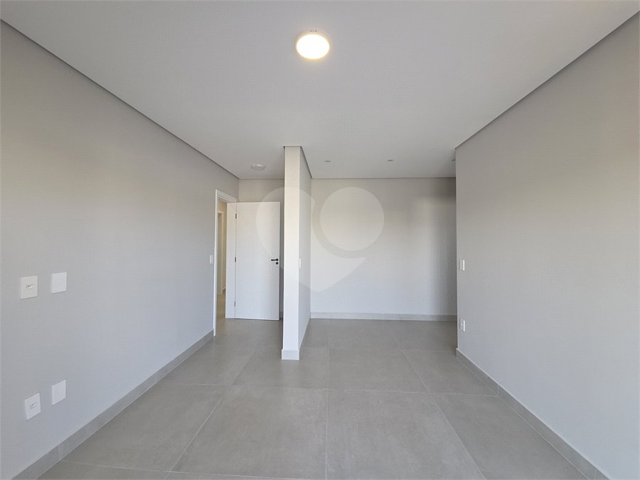 Casa à venda com 3 suítes no condomínio Helena Maria, Sorocaba - SP