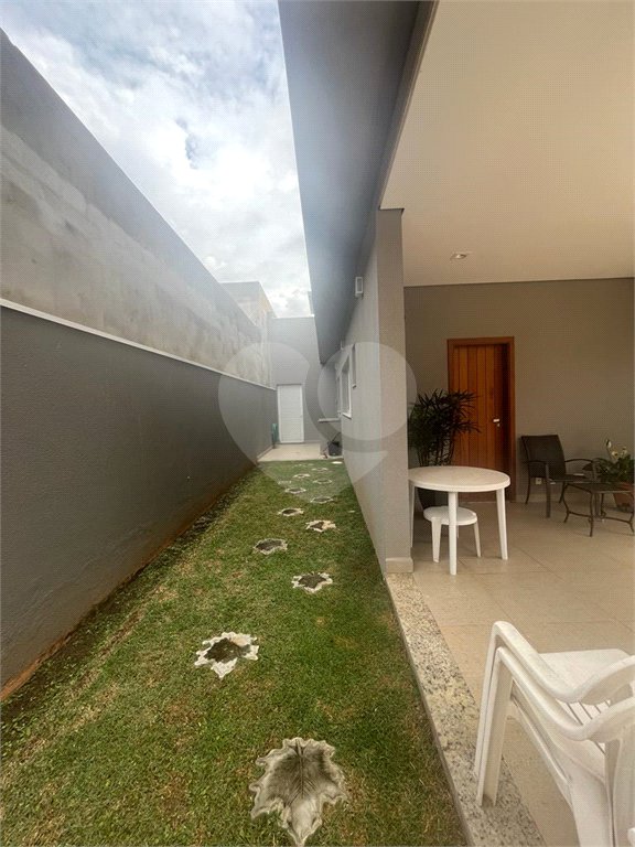 Casa à venda com 3 suítes no condomínio Residencial Terra Nobre, Indaiatuba - SP