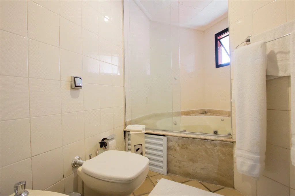 Apartamento à venda com 3 quartos, sendo 1 suíte, em Vila Andrade, São Paulo, SP