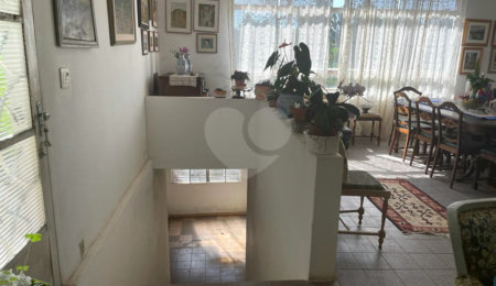 Casa à venda com 3 quartos, sendo 1 suíte, no condomínio Estância Marambaia, Vinhedo - SP