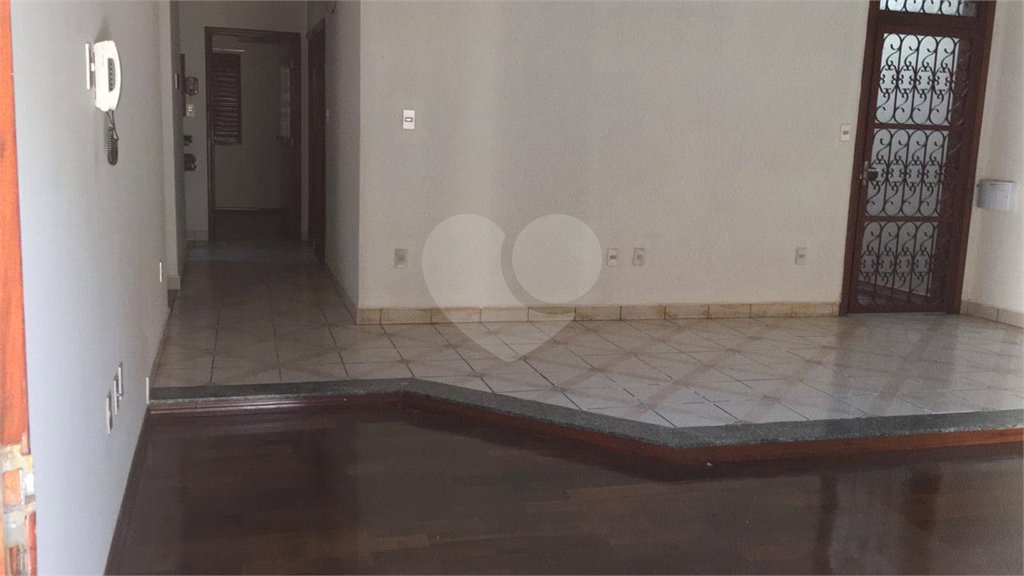 Sobrado à venda com 6 quartos, sendo 3 suítes, em Jardim Refúgio, Sorocaba, SP