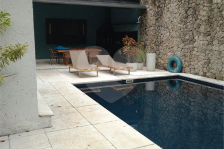 Casa à venda com 4 quartos, sendo 3 suítes, em Vila Tramontano, São Paulo, SP