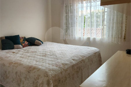 Sobrado à venda com 3 quartos, sendo 1 suíte, em Jardim Vale das Rosas, Araraquara, SP