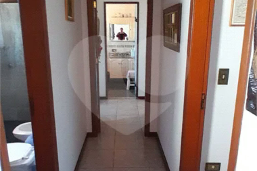 Sobrado à venda com 3 quartos, sendo 1 suíte, em Vila Isabela, Campos do Jordão, SP