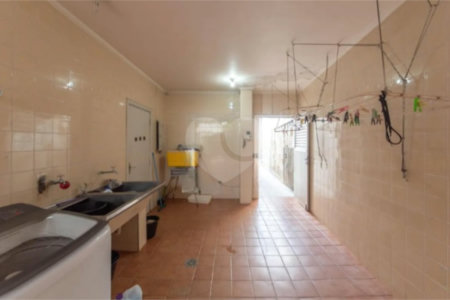 Casa à venda com 5 quartos, sendo 3 suítes, em Vila Santo Estéfano, São Paulo, SP