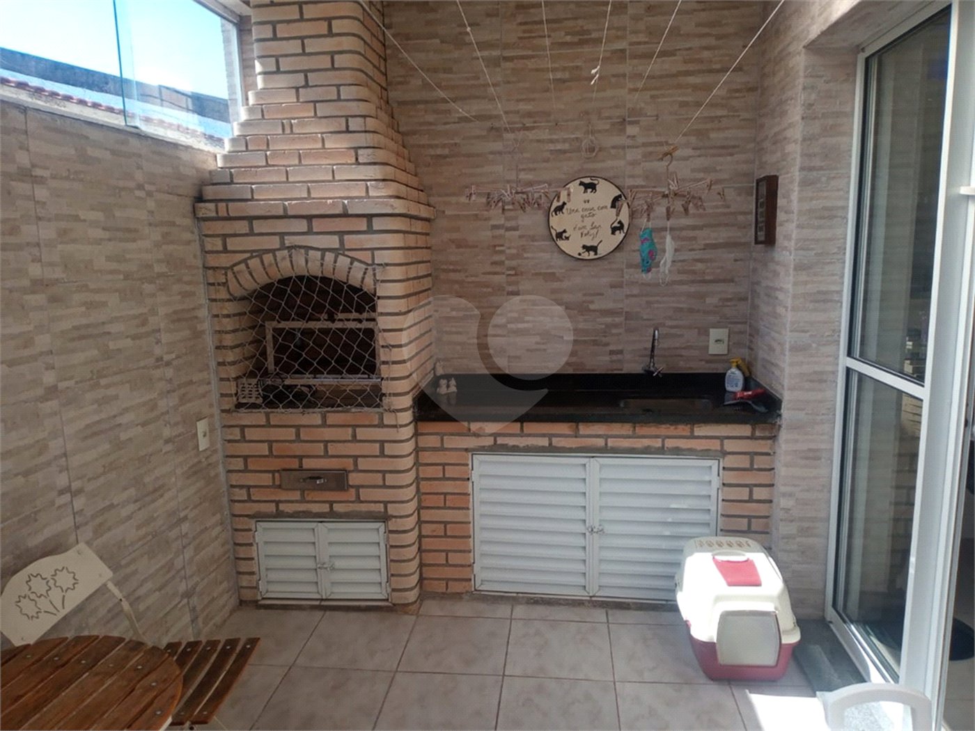 Casa à venda com 3 quartos, sendo 1 suíte, no condomínio Village St. Louis, São Paulo - SP