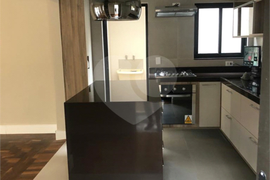 Casa à venda com 4 quartos, sendo 2 suítes,  em Horto Florestal, São Paulo, SP