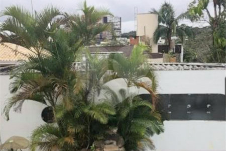 Sobrado à venda com 4 quartos, sendo 2 suítes, em Jardim Leonor, São Paulo, SP