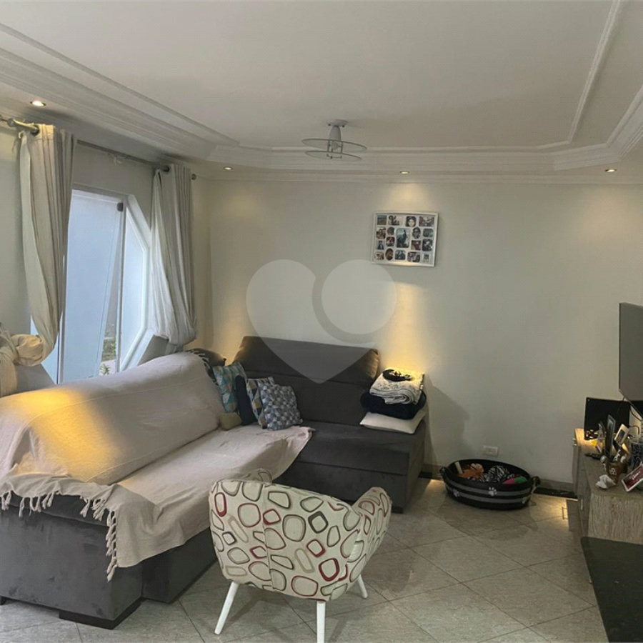 Casa à venda com 3 quartos, sendo 1 suíte, no condomínio Residencial Via Veneto, São Paulo - SP