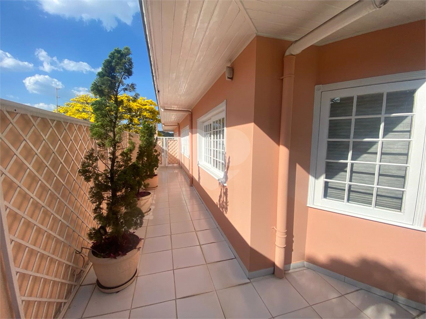 Casa à venda com 4 quartos, sendo 3 suítes, em Jardim Maia, Guarulhos, SP