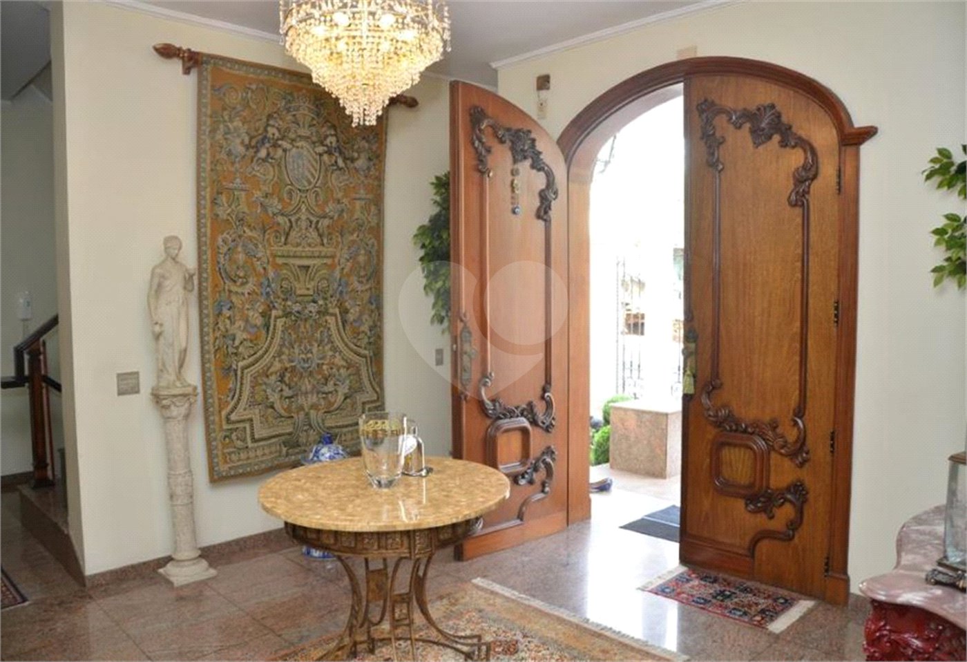 Casa à venda com 8 quartos, sendo 5 suítes, em Serra da Cantareira, Mairiporã, SP