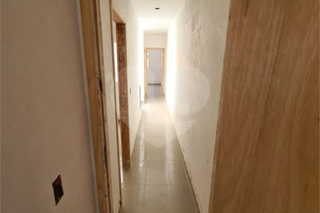 Sobrado à venda com 3 quartos, sendo 1 suíte, em Vila Gomes, São Paulo, SP