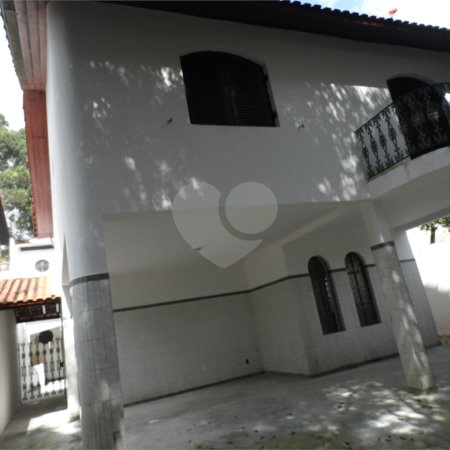 Casa à venda com 5 quartos, sendo 3 suítes, em Vila São Francisco, São Paulo, SP