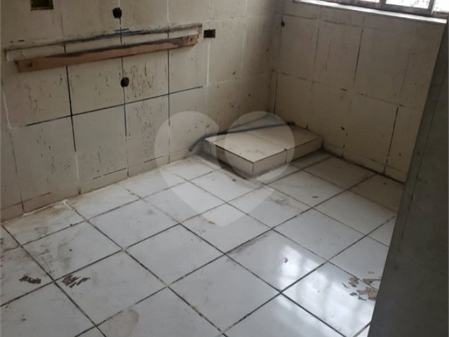 Casa à venda com 3 quartos em Parque Vitória, São Paulo, SP