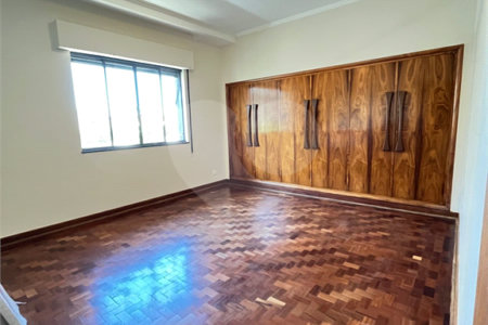 Sobrado à venda com 4 quartos, sendo 1 suíte, em Santana, São Paulo, SP
