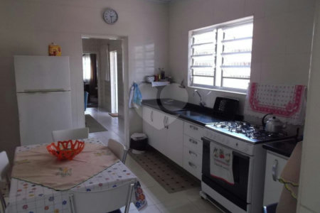 Sobrado à venda com 3 quartos em Cidade Mãe do Céu, São Paulo, SP