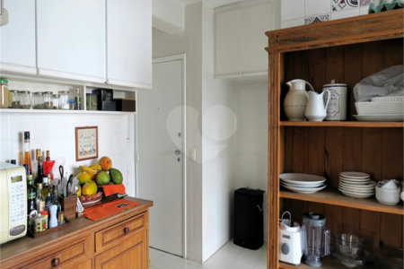 Apartamento à venda com 3 quartos, sendo 1 suíte, em Vila Andrade, São Paulo, SP