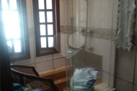 Sobrado à venda com 3 quartos, sendo 1 suíte,  em Vila Universitária, São Paulo, SP