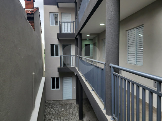 Casa à venda com 2 quartos, sendo 1 suíte,  no condomínio Residencial Sanches, São Paulo - SP