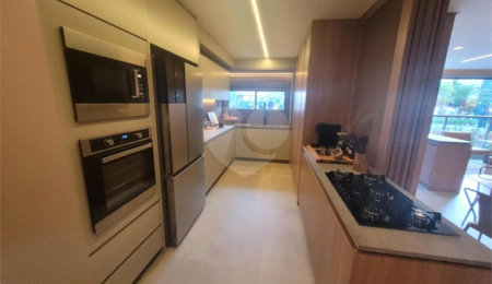 Apartamento à venda com 4 quartos, sendo 2 suítes,  em Mooca, São Paulo, SP