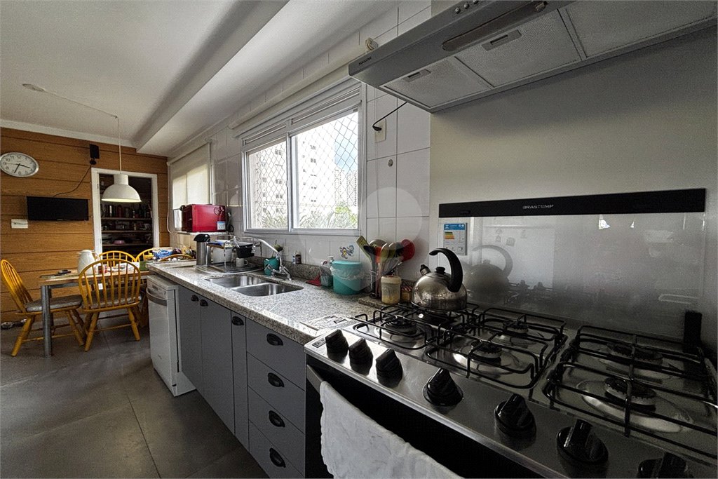 Apartamento para alugar com 3 suítes em Vila Romana, São Paulo, SP